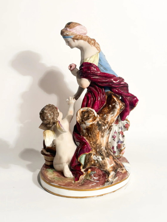 Meissen Porcelain Group of Venus with Cupid, 19th Century – Sculpture (photo 12 of 14)