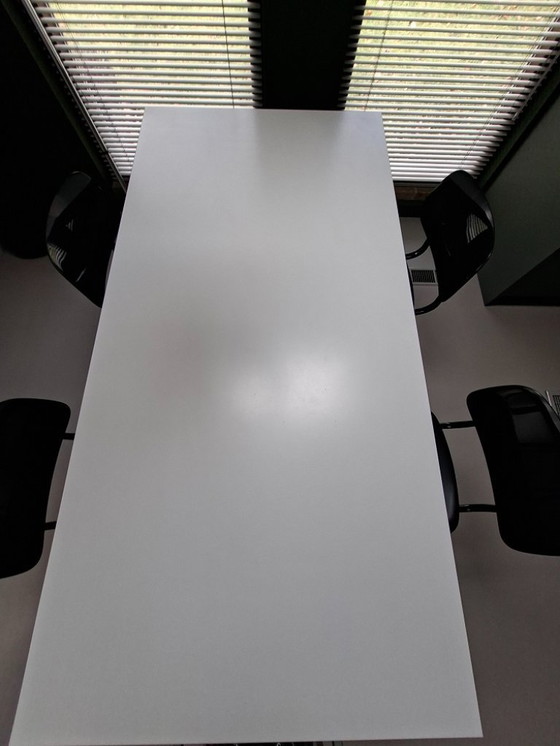 Image 1 of Ahrend table 100x200