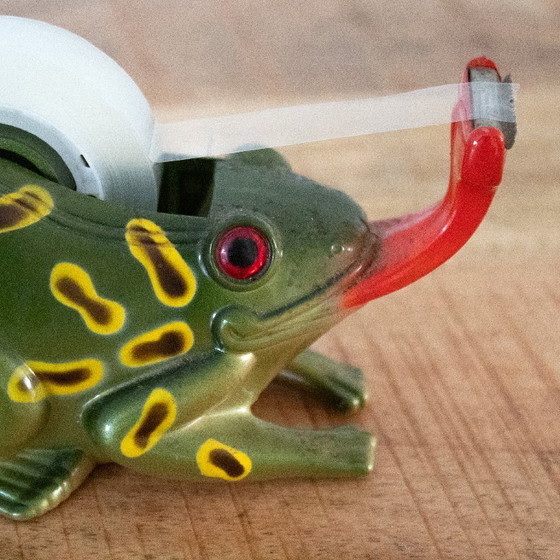 Image 1 of Dévidoir de ruban adhésif vintage en forme de grenouille