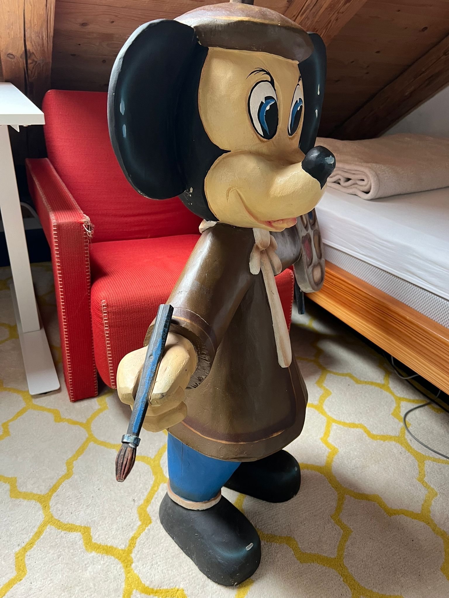 handgeschnitzte Mickey Mouse aus den 50-igern | €3,990 | Whoppah