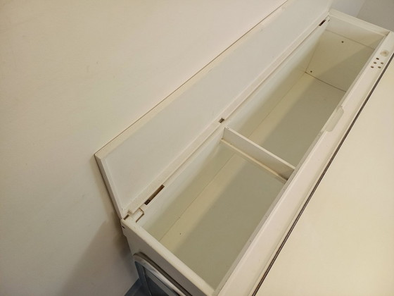 Image 1 of Bureau vintage style Bauhaus en mélaminé et métal chromé des années 70