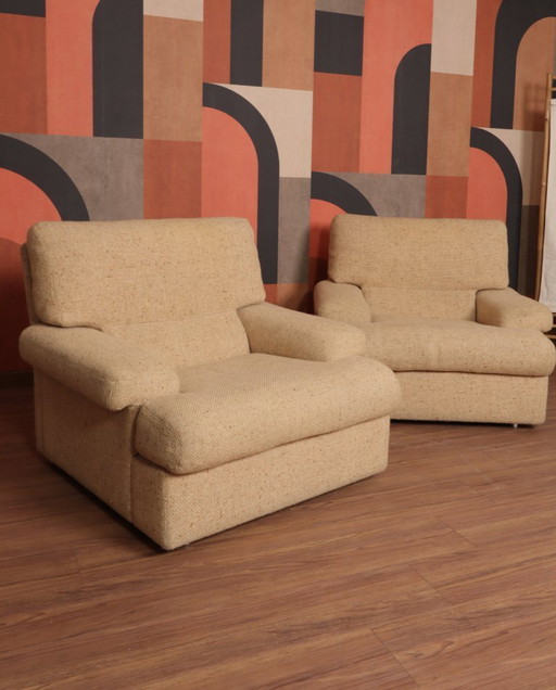 Juego de sillones daneses con cojines suaves y cómodos tapizados de lana