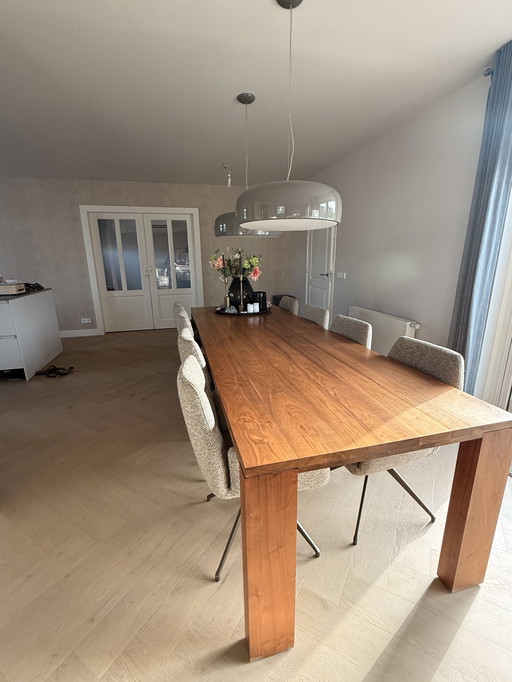 Notenhouten eettafel Bert Plantagie