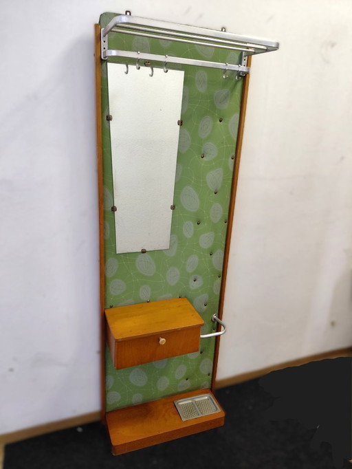 Fifties wall wardrobe in green