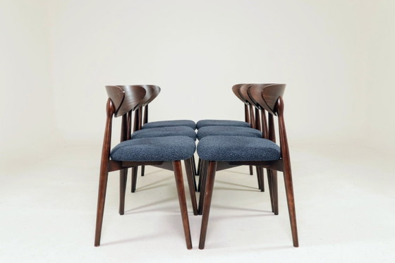 Image 1 of Moderne set van 6 eetkamerstoelen, blauw marine bouclé en donker beukenhout