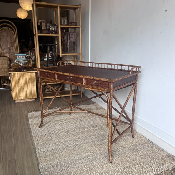 Image 1 of Antiek Hemingway Chinoiserie style Sidetable bureau  in bamboe rotan