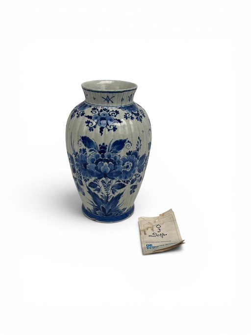 Delft Blue porcelain vase from De Porseleinen Fles
