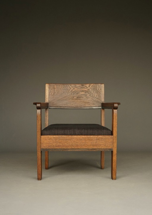 Lage art-deco fauteuil van Hendrik Fels voor L.O.V. Oosterbeek, jaren 1930.