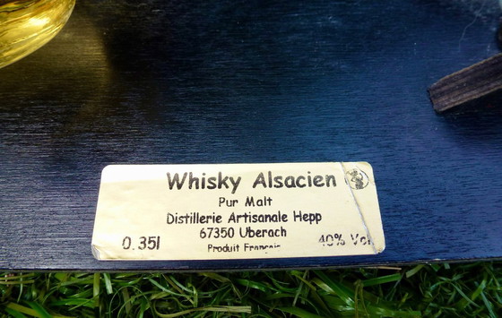 Image 1 of Modelo único de botella de whisky Harley Davidson soplada a mano.