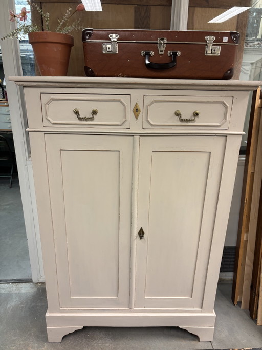 Guardaroba da bambina vintage Brocante