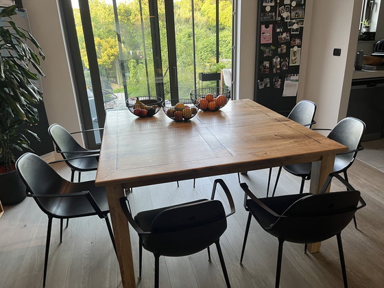 Image 1 of Tavolo da pranzo in legno - con tenda da tavolo per bambini