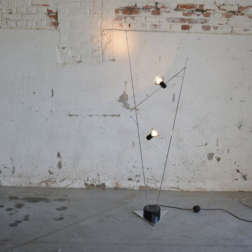 1x geometrische Stehleuchte