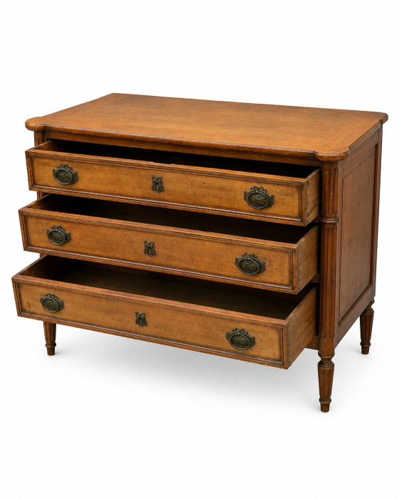 Louis XVI style light walnut chest of drawers with fluted motifs and three drawers – Wood (photo 3 of 9)