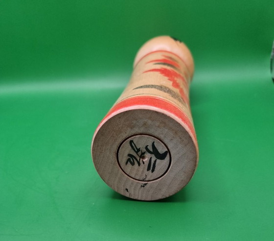 Kokeshi Naruko vintage di Okazaki Jinji (1929-2004) – Oggetti decorativi, Legno (photo 6 of 6)