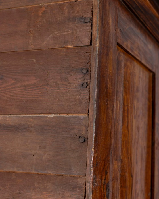 Armadio classico piemontese in noce del primo Settecento – Legno (photo 22 of 22)