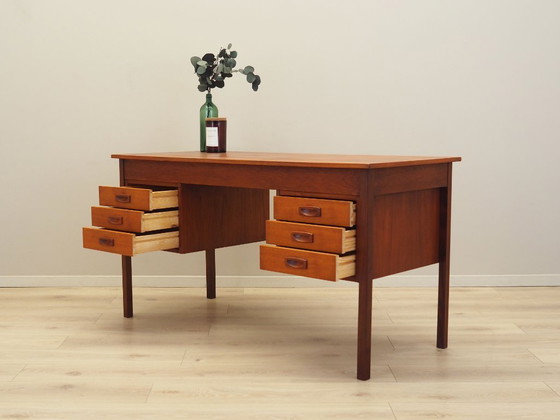 Image 1 of Bureau en teck, design danois, années 1970, production : Danemark