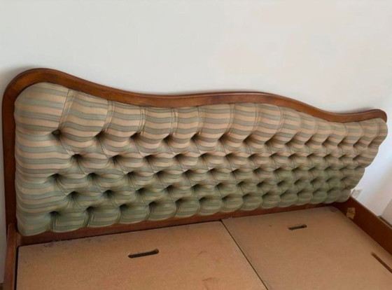 Image 1 of Vintage kaptafel, klassieke look met spiegel en kruk.