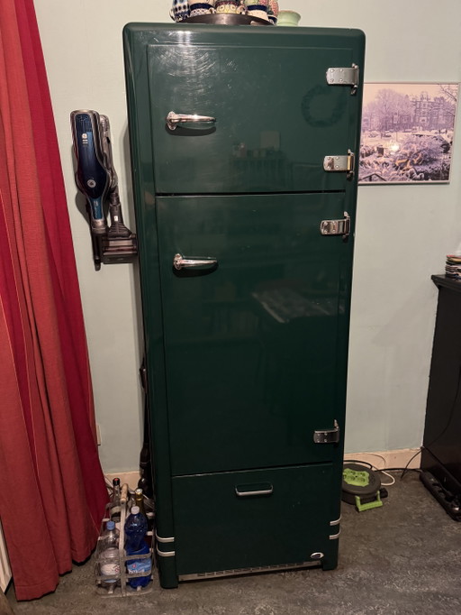 Mueble Muller (frigorífico-congelador), pero se puede quitar.