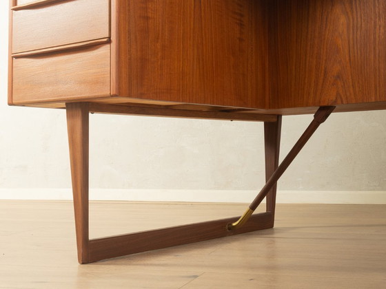 Image 1 of Boomerang-bureau, Peter Løvig Nielsen