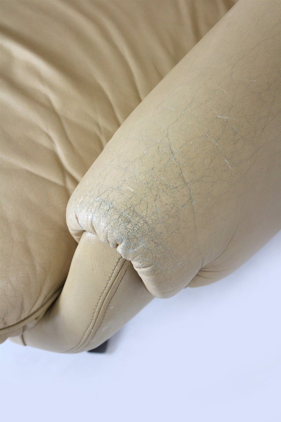 Vintage Finse leren draaibare loungestoel met verstelbare rugleuning van Peem, jaren 70. (photo 8 of 12)