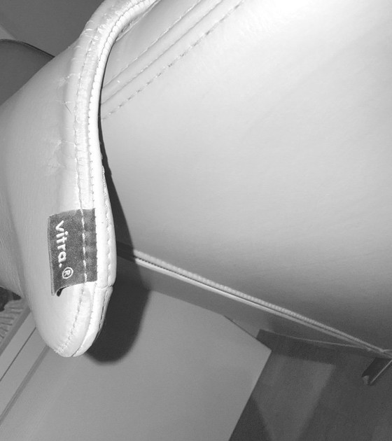 Image 1 of Vitra Gran Repos