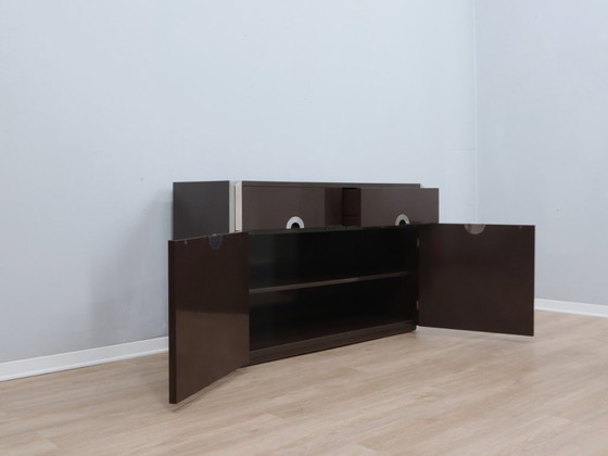 Image 1 of Mario Sabot credenza piccola in laminato marrone scuro e cromo anni '70