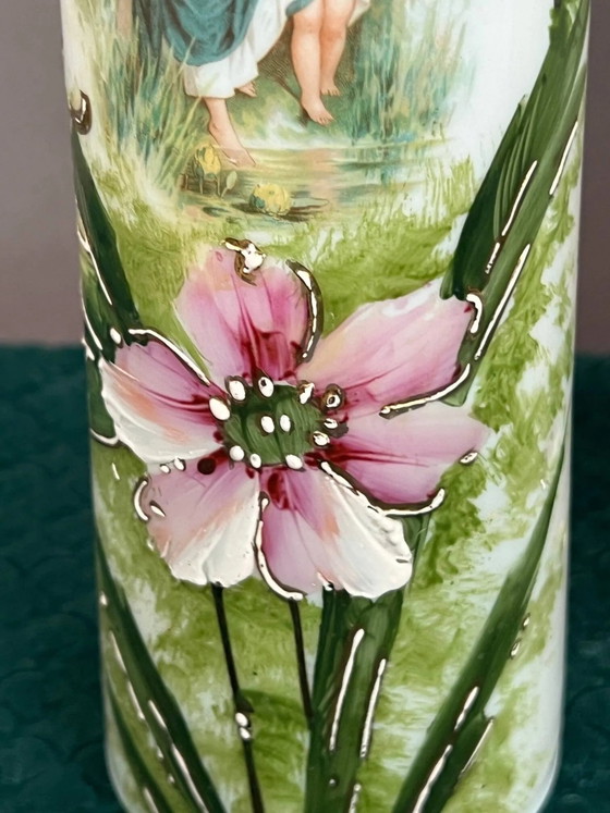 Pair of opaline vases. Hand-painted. (photo 6 of 7)