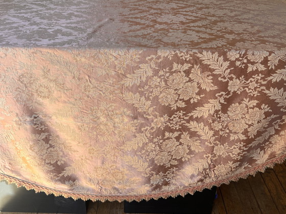 Image 1 of Tischdecke aus Seidendamast 19.