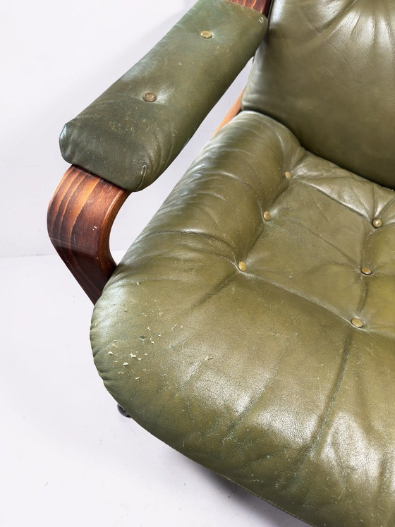 Image 1 of Set di 2 poltrone lounge verde oliva – Göte Möbler, Svezia, anni '70