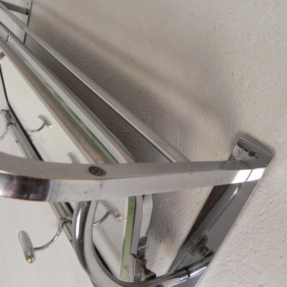 Image 1 of Perchero de pared Art Déco con espejo biselado ajustable en marco cromado, década de 1930.