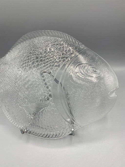 Grande piatto da portata vintage in vetro stampato a forma di pesce, con design a squame. – glazen karaffen (photo 2 of 4)