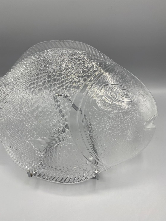 Large vintage molded glass fish platter, scale design – Glass & Decanter (photo 2 of 4)