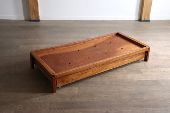 Image 1 of Pierre Chapo L03 Dagbed in massief iepenhout, Frankrijk jaren 60