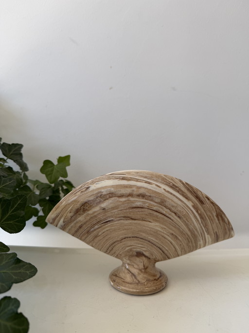 Ceramic letter holder with marble look