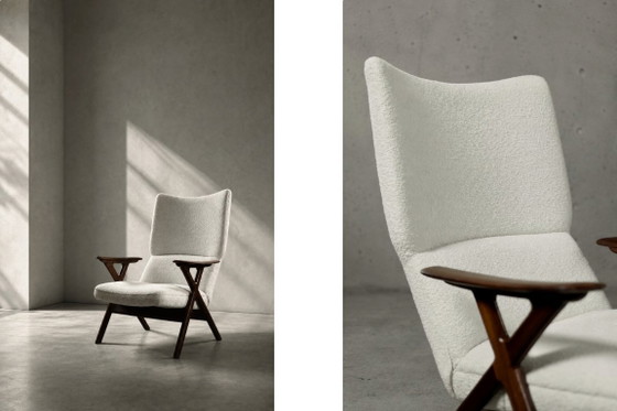 Image 1 of Poltrona alta vintage in teak e tessuto bouclé bianco, stile moderno norvegese di metà secolo, anni '60.