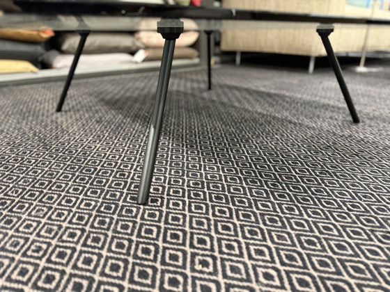 Image 1 of Mesa de centro Beek de cristal negro 110x110xH30