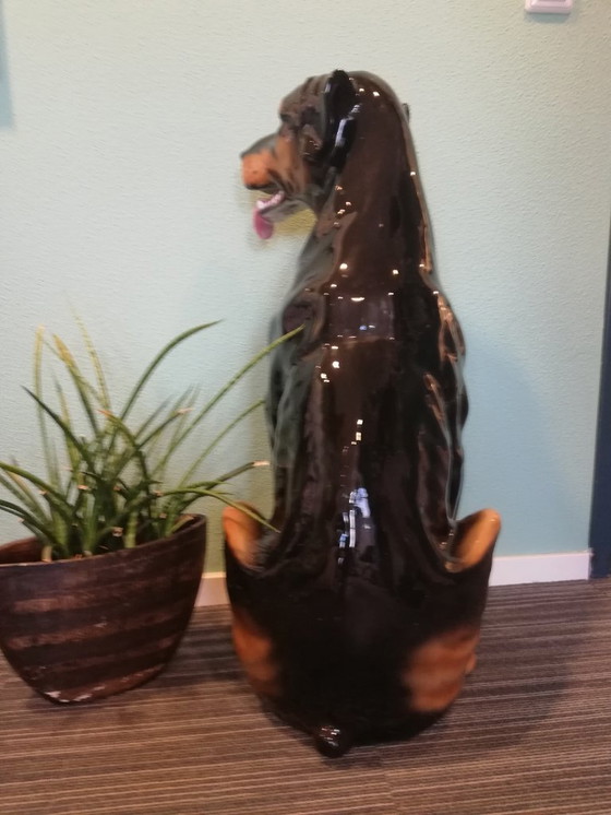 Image 1 of Gran estatua de un perro de la época del Hollywood Regency