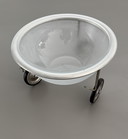 Portafrutta in vetro “Fruit on Wheels” di Arnout Visser, Designum.