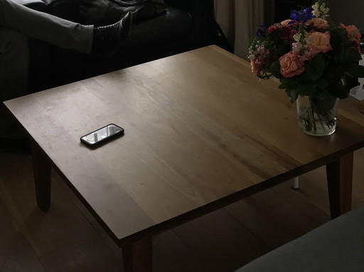 Couchtisch aus massivem Kirschholz 100cmx100cm