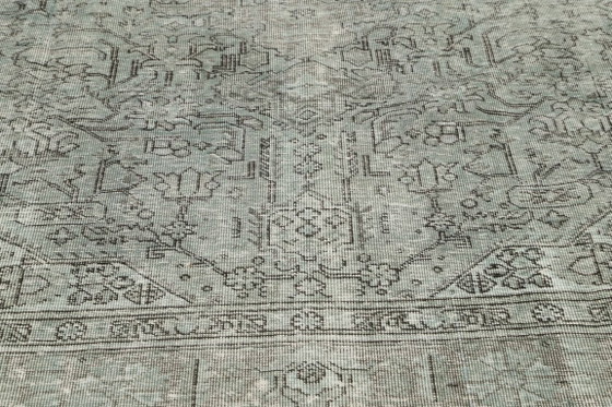 Image 1 of Hand-knotted vintage art rug 336x248