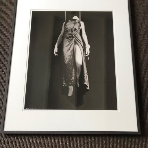 DEFORMATION BLACK AND WHITE PHOTO / PAUL BLANCA