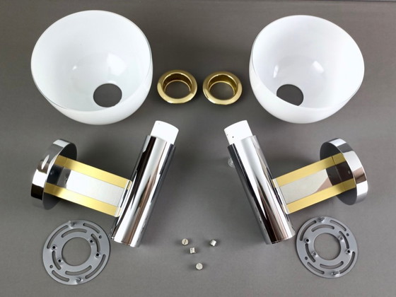 Image 1 of Gaetano Sciolari 1970s dos apliques de cromo y pantallas de cristal. Nuevo de stock antiguo.