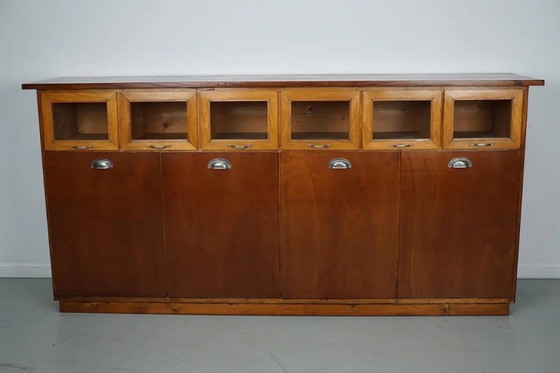 Image 1 of Vintage Nederlandse beuken- en eikenhouten fourniturenkast / graankast, jaren 1950