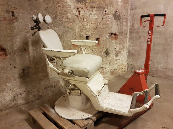 Image 1 of Unique old dentist's chair from the 1920s and 1930s