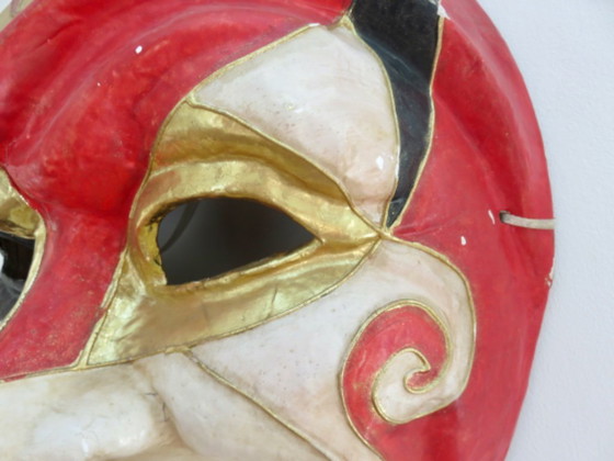 Image 1 of Masque Venitien XXL en papier maché, 1970