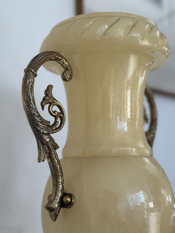 Image 1 of Lampe de table amphore vintage aspect albâtre – France, vers 1960-1970