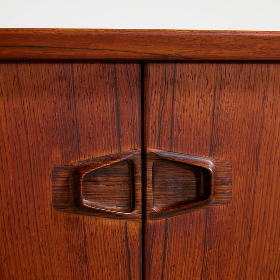 Image 1 of MK10673 Restored rosewood sideboard by Henry Rosengren Hansen for Brande Møbelindustri