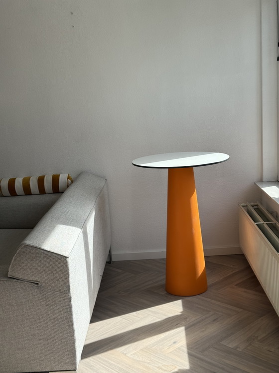 Moooi Container Table rotondo – Tavolini, Mdf, Plastic (photo 3 of 13)