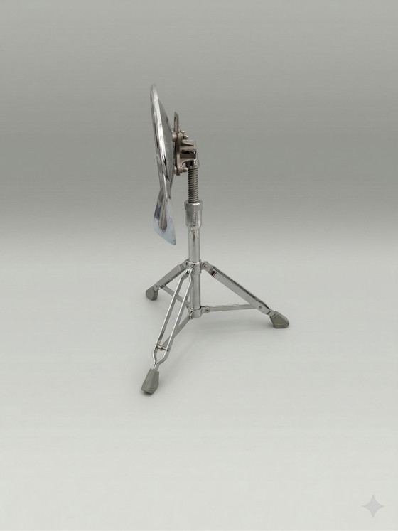 Image 1 of Taburete de diseño BEAT de Yasuaki Sasamoto para Dulton - cromado