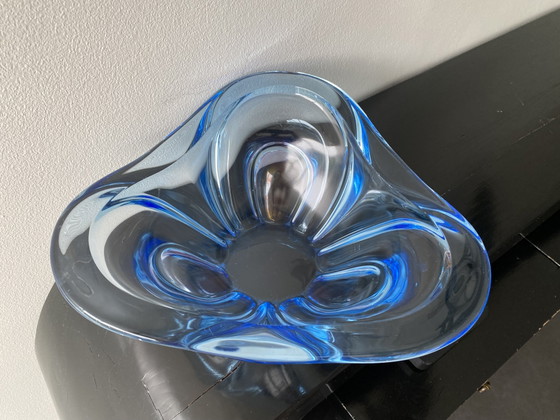 Image 1 of Gran cuenco de centro de mesa de Murano azul claro